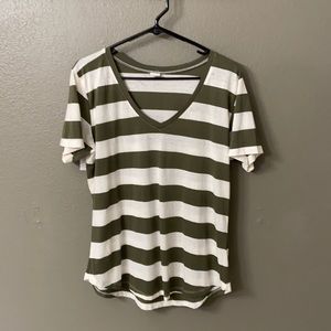 Fornia Women’s v-neck